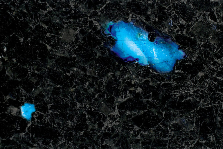 Blue spectrolite