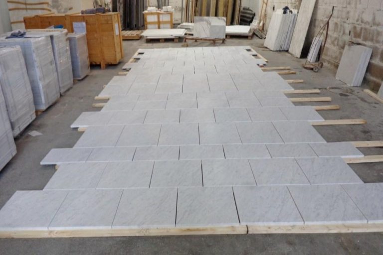piastrelle pavimento bianco carrara