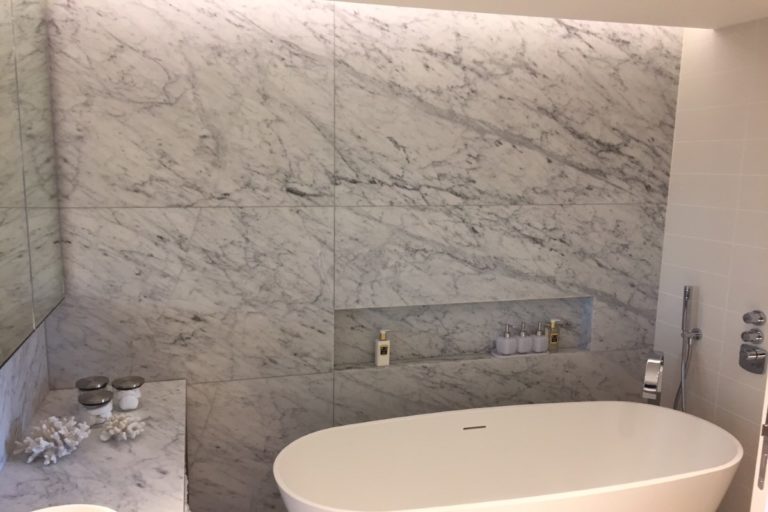 rivestimento bianco bianco carrara