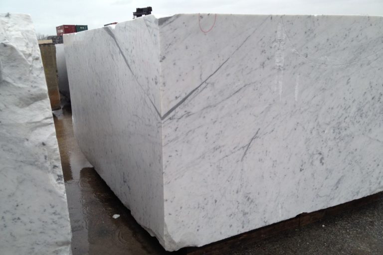 Bianco Carrara C blocco