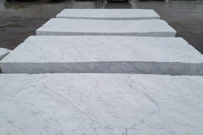 Bianco Carrara C deposito