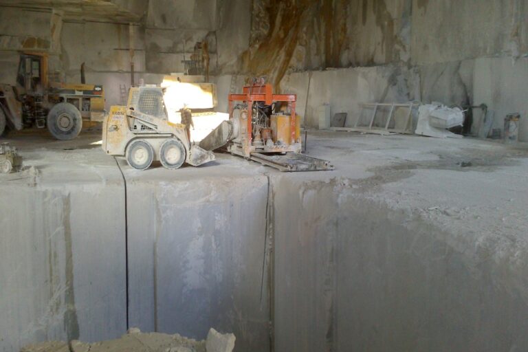 cava bianco carrara