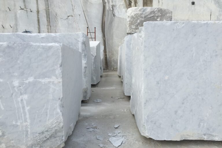 cava marmo bianco carrara gioia