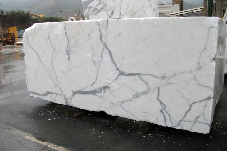 cava statuario carrara