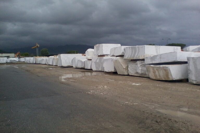 escavazione marmo di carrara